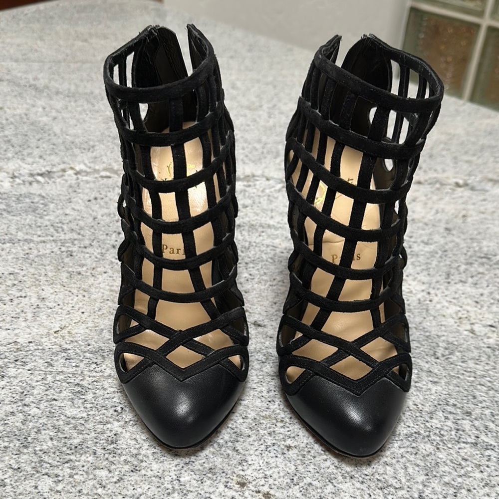 Elegant Black Strappy Women's Shoes